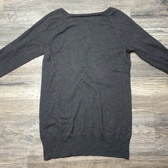 GAP Women’s Charcoal Wool Blend Crew Neck Sweater with button cuff, size small - Picture 8 of 9